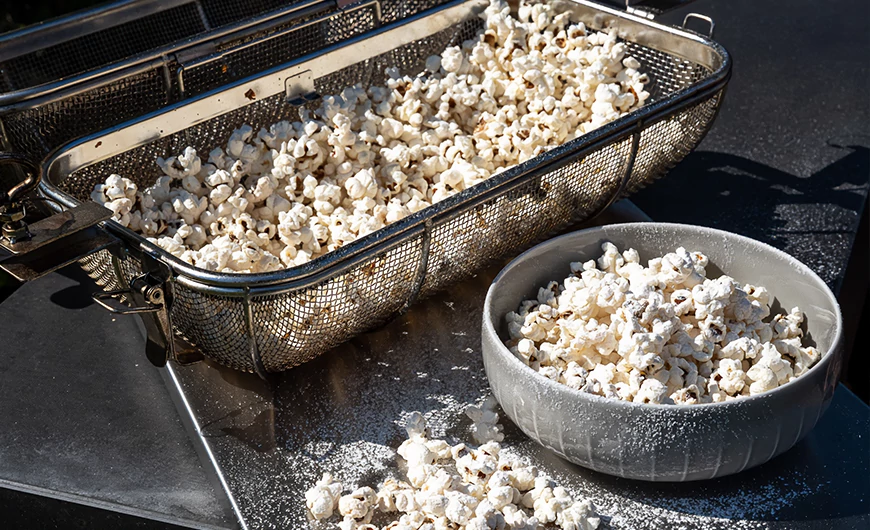 Pattogatott kukorica a Weber grillről