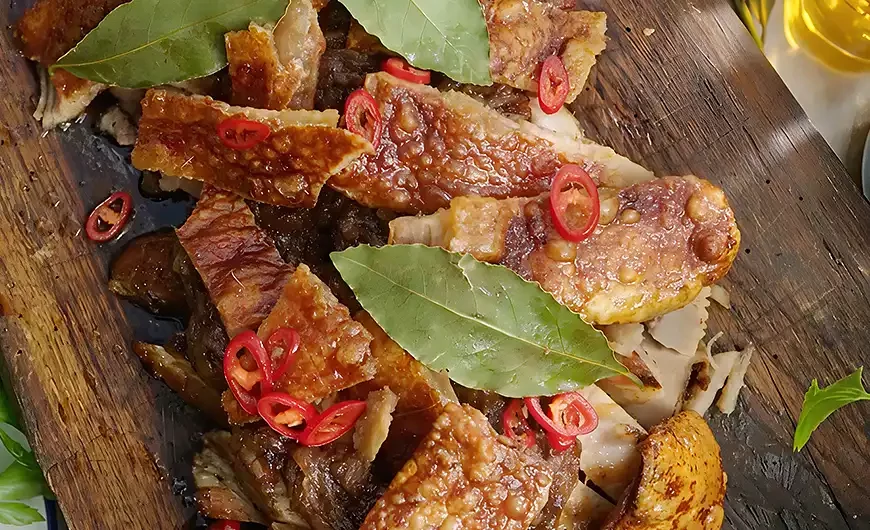 Zöldfűszeres, rumos Porchetta rumos ropogóssal