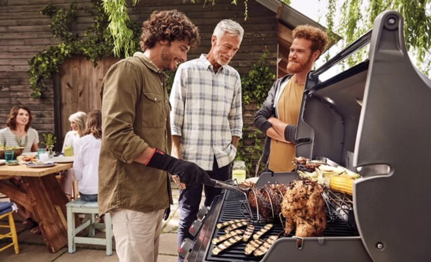 Őszi grillezés a Weberrel: 5 profi tipp, hogy minden vendége emlékezzen a kerti sütésére!